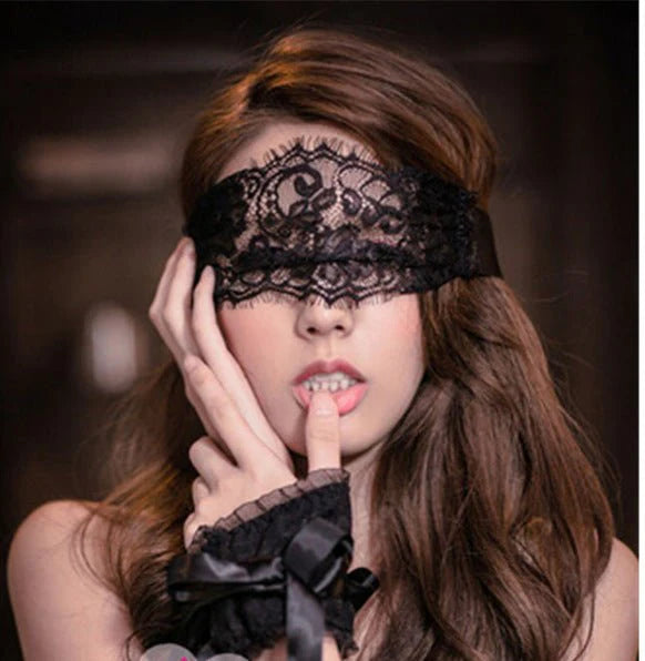 Eyes Wide Shut Eye Mask With Nylon Handcuffs